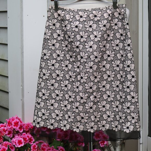 Harold's Pale Pink W Embroidered Black Flowers Sheer Trim Pencil Skirt Sz 4 - Picture 1 of 5